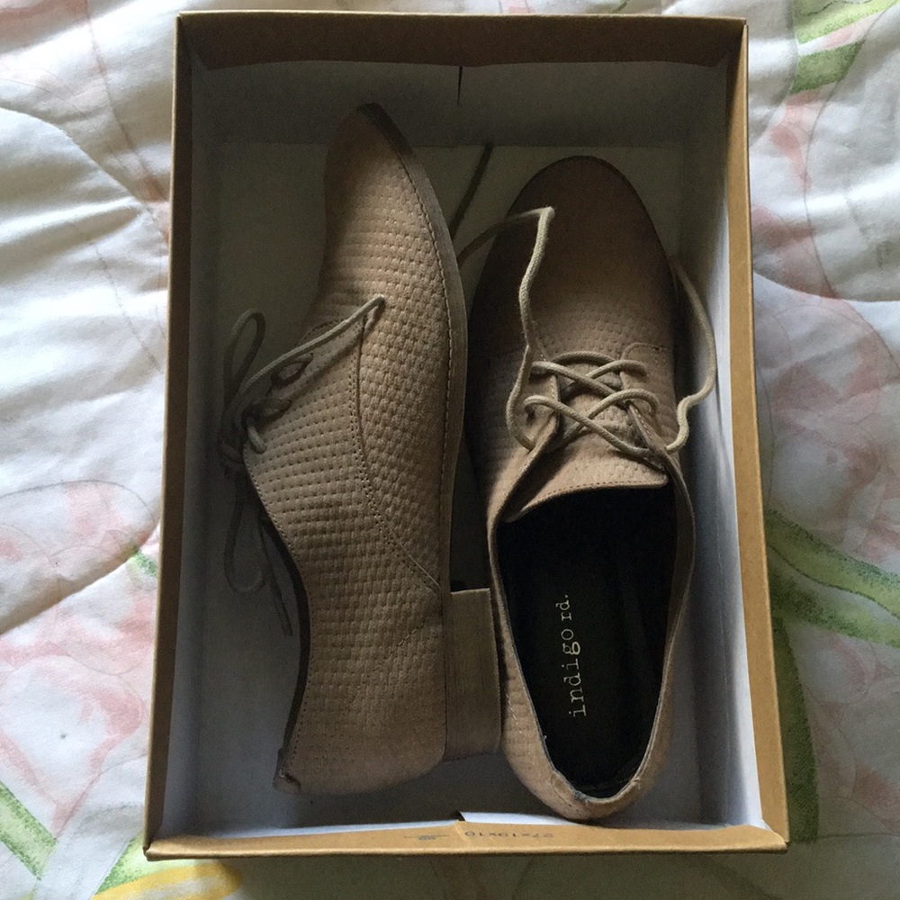 Indigo Rd. Lady Taupe Shoes